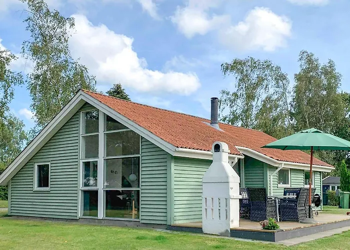 Three-bedroom In Stubbekobing