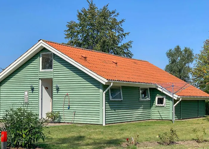 Three-bedroom In Holiday home Stubbekobing