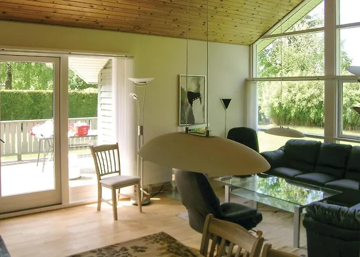 Three-bedroom In Stubbekobing